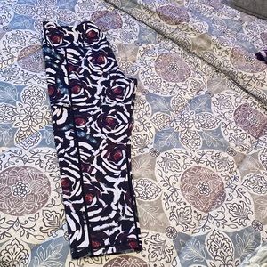 Constantly Varied Gear Petals Crop Legging